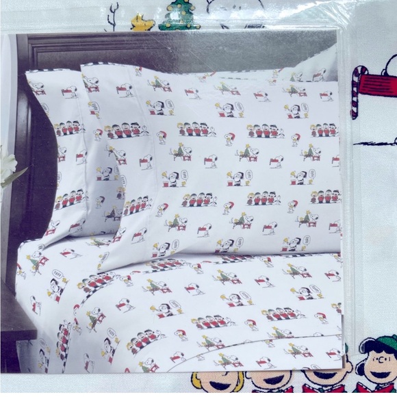 NWT Berkshire Christmas Peanuts Snoopy Queen Sheet Set 4PC - Picture 2 of 5